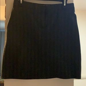 Gray tweed pattern skirt